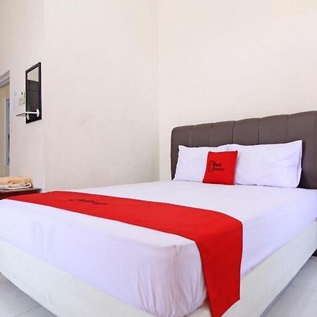 Отель Reddoorz Near Umy Yogyakarta Ngabean Экстерьер фото