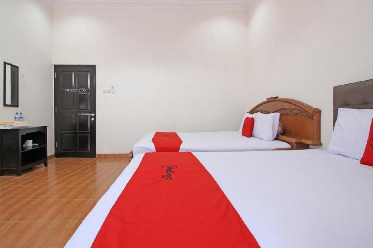 Отель Reddoorz Near Umy Yogyakarta Ngabean Экстерьер фото