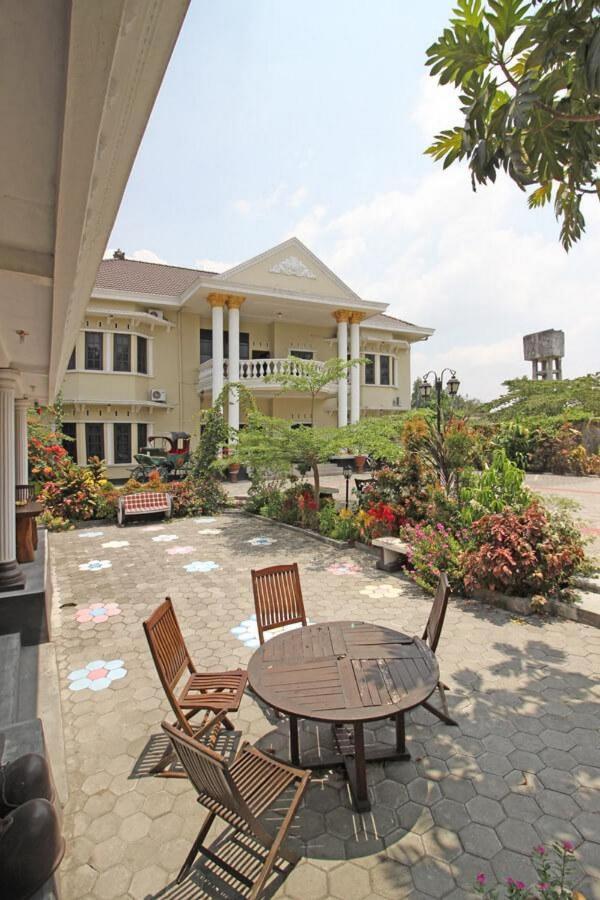 Отель Reddoorz Near Umy Yogyakarta Ngabean Экстерьер фото