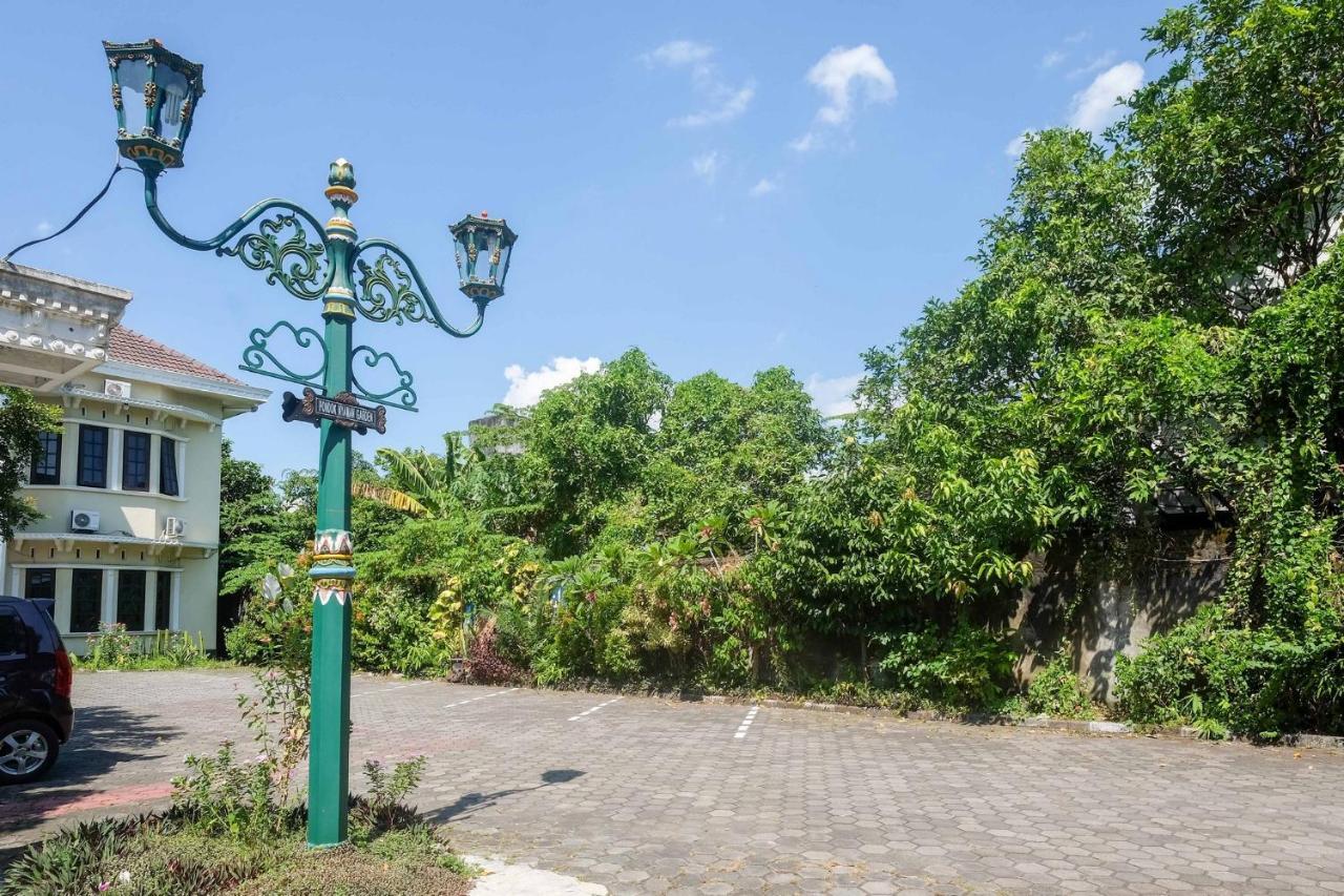 Отель Reddoorz Near Umy Yogyakarta Ngabean Экстерьер фото